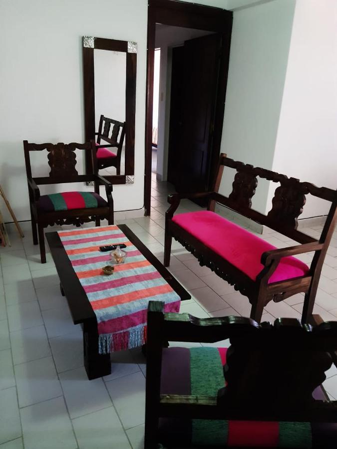 Апартаменти Departamento Plaza Сан-Сальвадор-де-Жужуй Екстер'єр фото